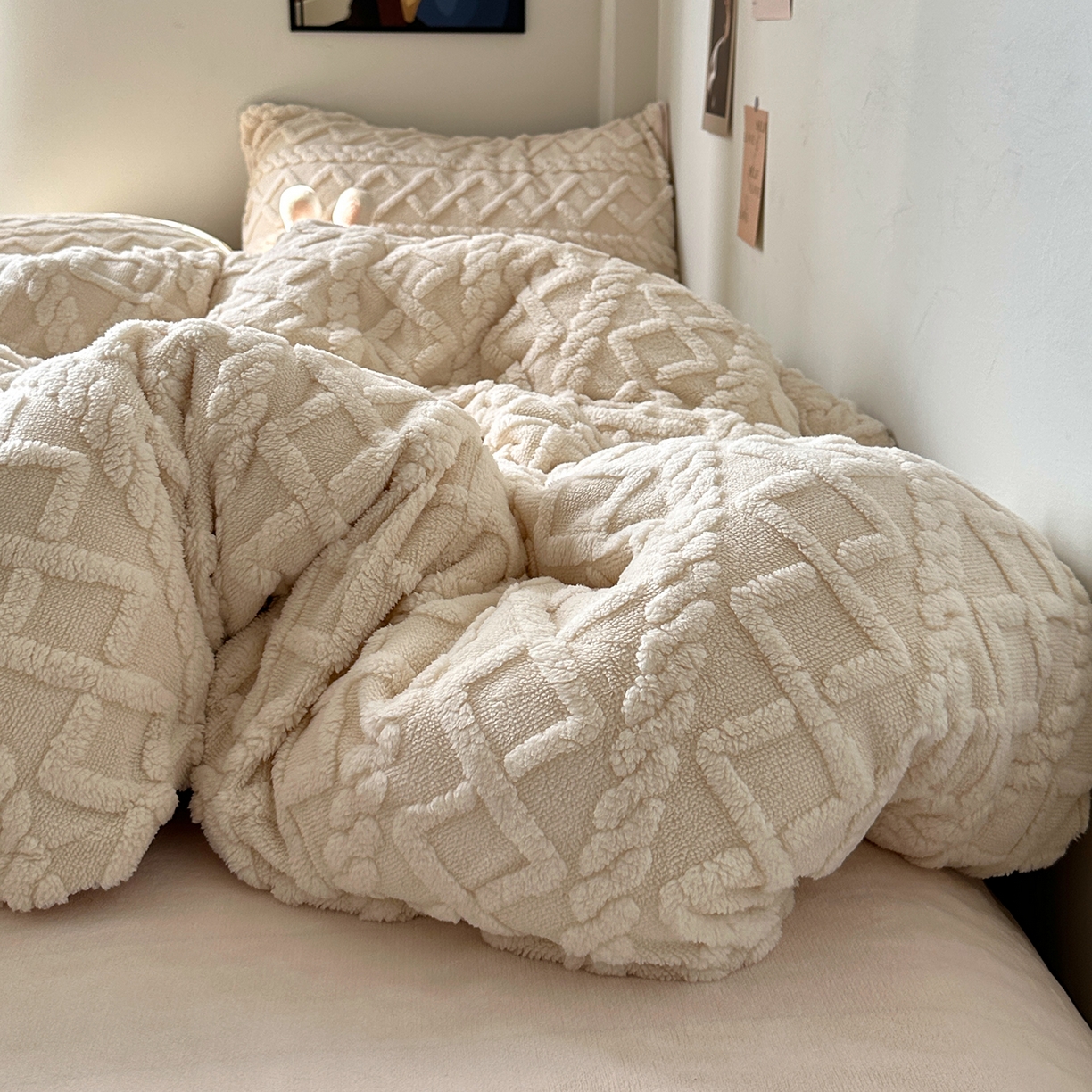 91家纺网 家纺一手货源 找家纺 艾咪-Amy ntmy 2025新款治愈系少女风塔芙绒牛奶绒四件套 奶白