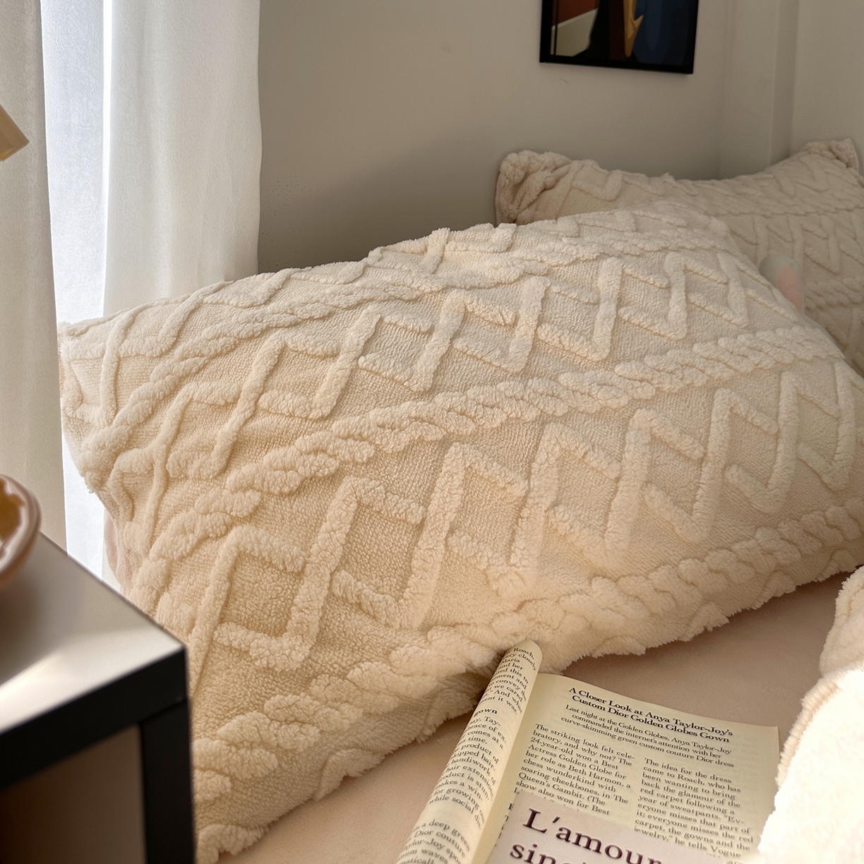 91家纺网 家纺一手货源 找家纺 艾咪-Amy ntmy 2025新款治愈系少女风塔芙绒牛奶绒四件套 奶白