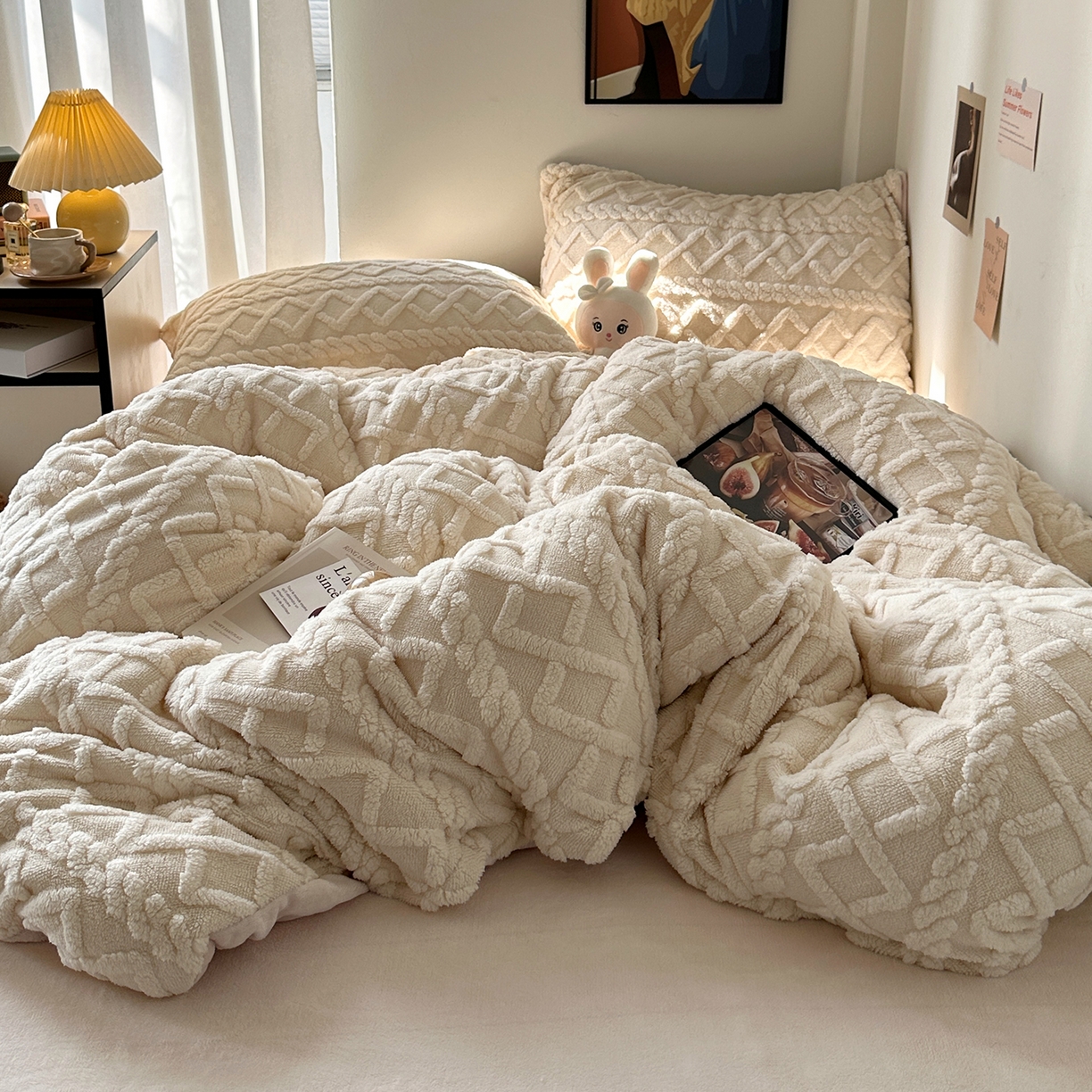 91家纺网 家纺一手货源 找家纺 艾咪-Amy ntmy 2025新款治愈系少女风塔芙绒牛奶绒四件套 奶白