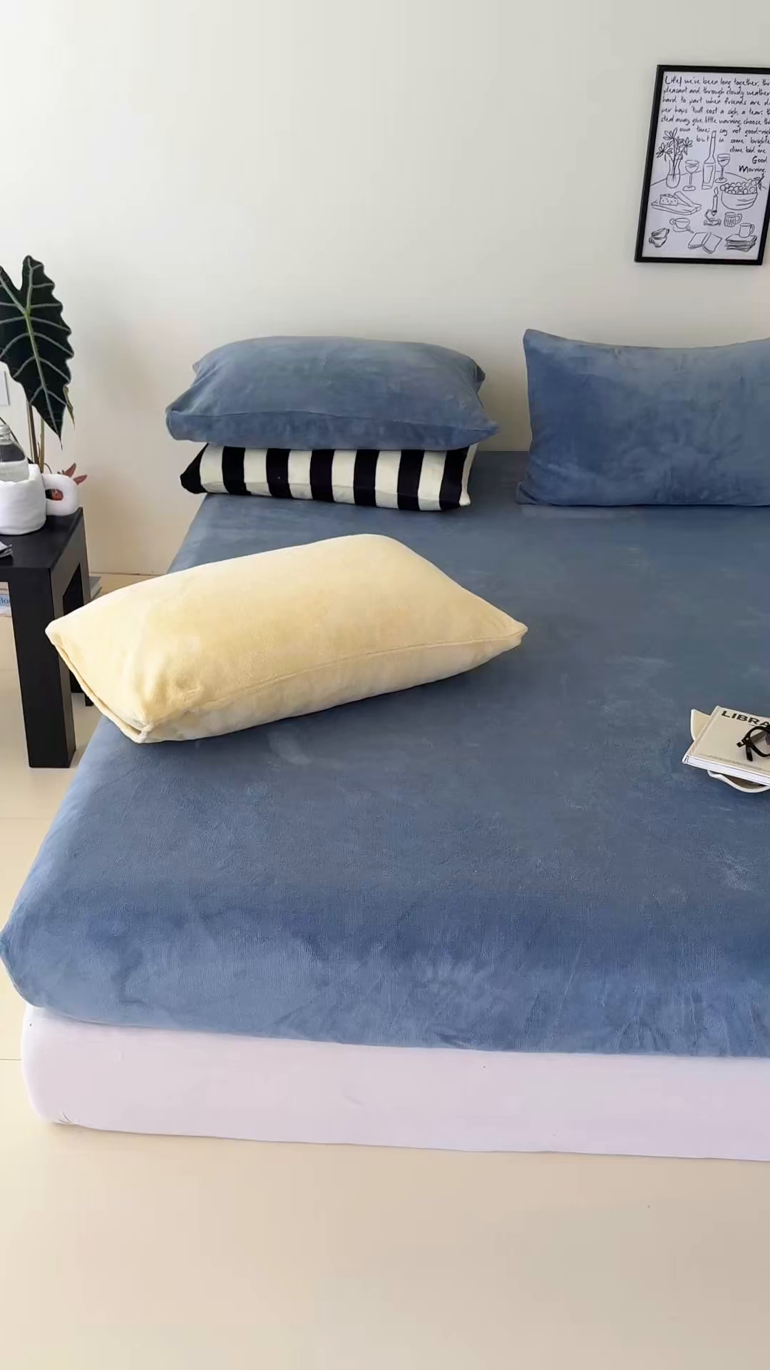 91家纺网 家纺一手货源 找家纺 三朵家纺 2025新款牛奶绒印花单床笠 床笠单件 蔚蓝