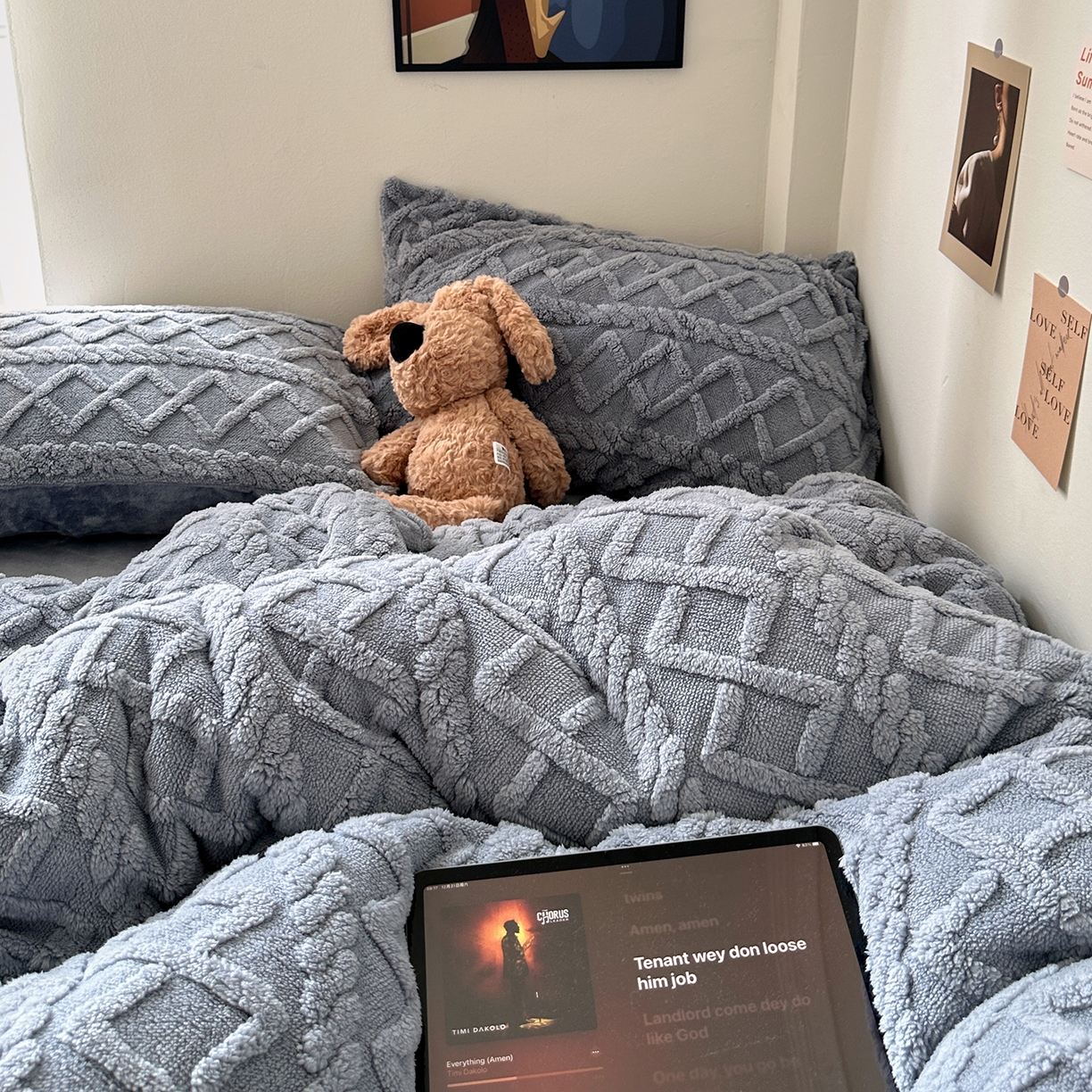 91家纺网 家纺一手货源 找家纺 艾咪-Amy ntmy 2025新款治愈系少女风塔芙绒牛奶绒四件套 雾蓝