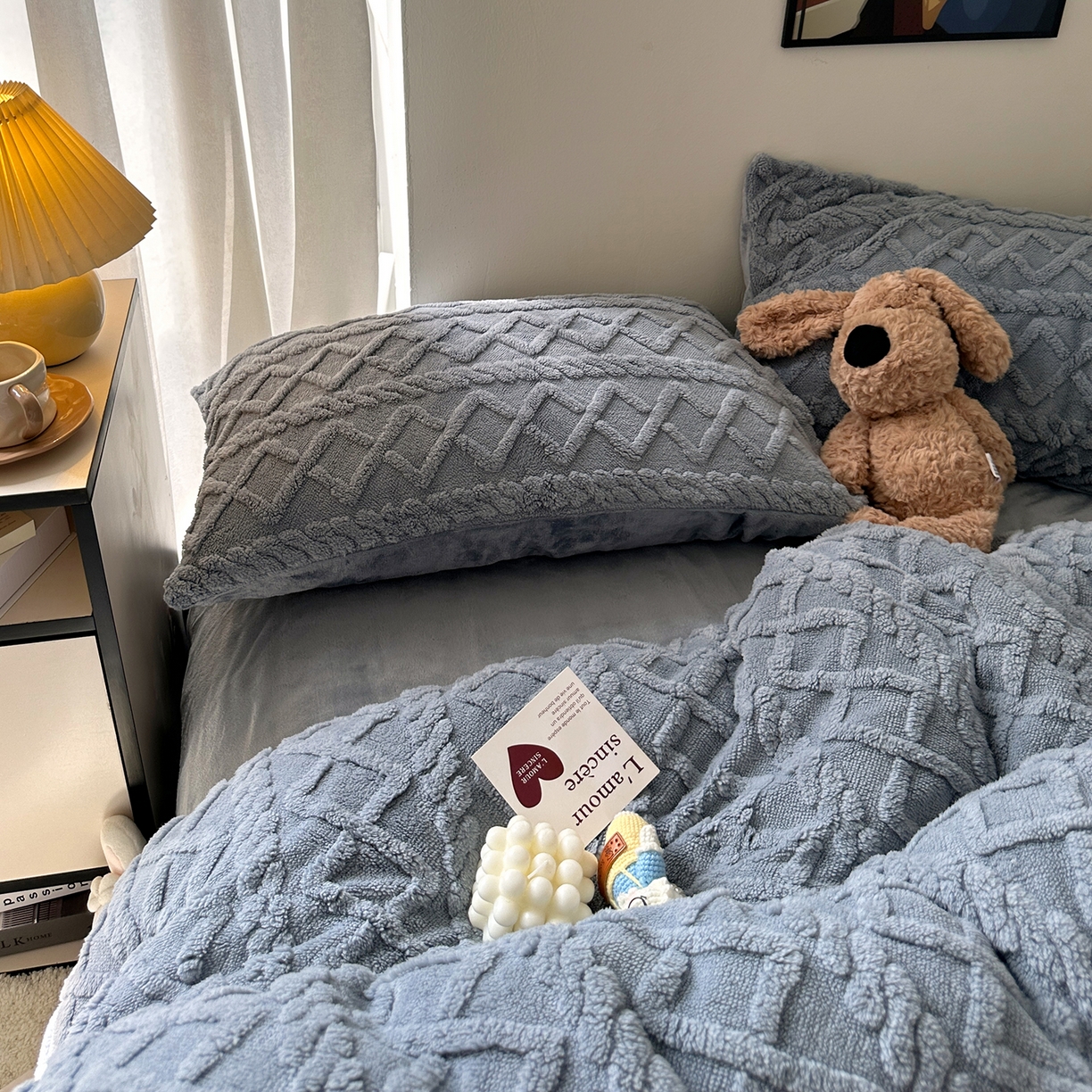 91家纺网 家纺一手货源 找家纺 艾咪-Amy ntmy 2025新款治愈系少女风塔芙绒牛奶绒四件套 雾蓝