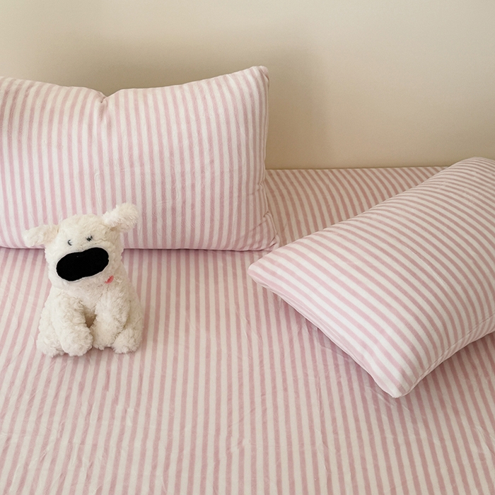 91家纺网 家纺一手货源 找家纺 三朵家纺 2025新款牛奶绒印花单床笠 床笠单件 细条粉