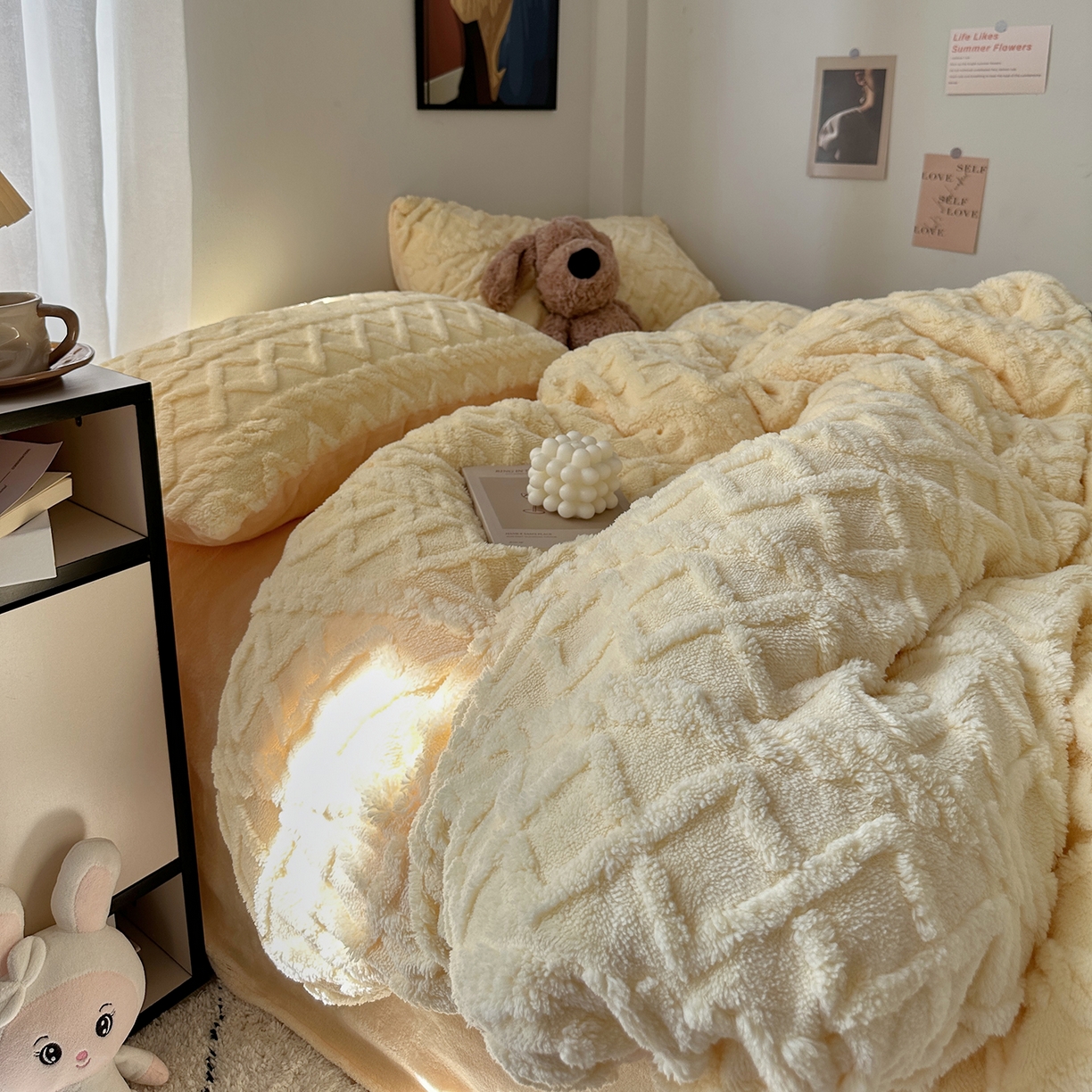 91家纺网 家纺一手货源 找家纺 艾咪-Amy ntmy 2025新款治愈系少女风塔芙绒牛奶绒四件套 杏黄