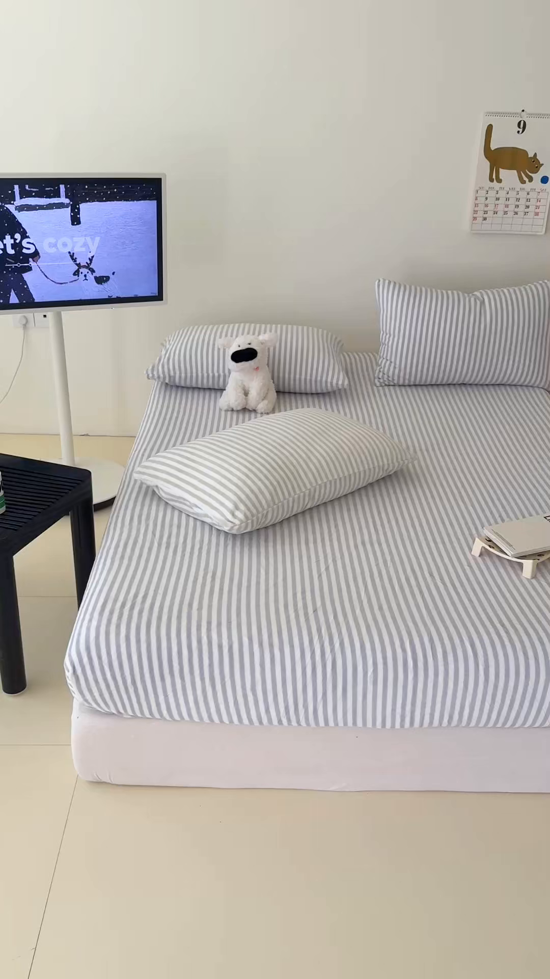 91家纺网 家纺一手货源 找家纺 三朵家纺 2025新款牛奶绒印花单床笠 床笠单件 细条灰