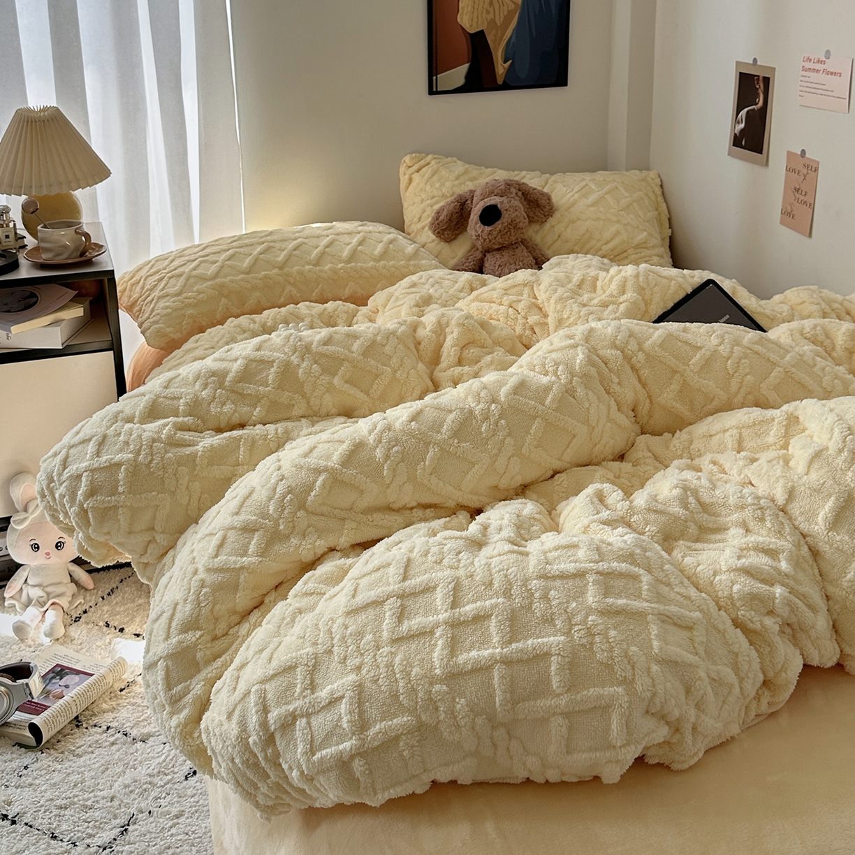 91家纺网 家纺一手货源 找家纺 艾咪-Amy ntmy 2025新款治愈系少女风塔芙绒牛奶绒四件套 杏黄