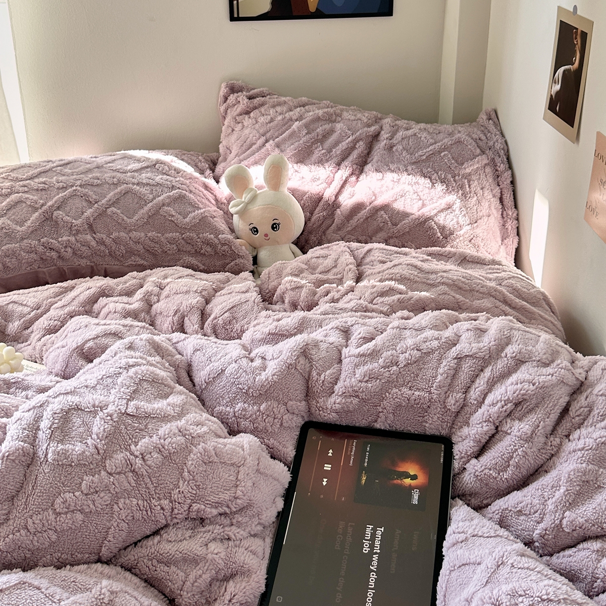 91家纺网 家纺一手货源 找家纺 艾咪-Amy ntmy 2025新款治愈系少女风塔芙绒牛奶绒四件套 芋紫