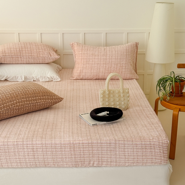 91家纺网 家纺一手货源 找家纺 三朵家纺 2025新款牛奶绒印花单床笠 床笠单件 小香格粉