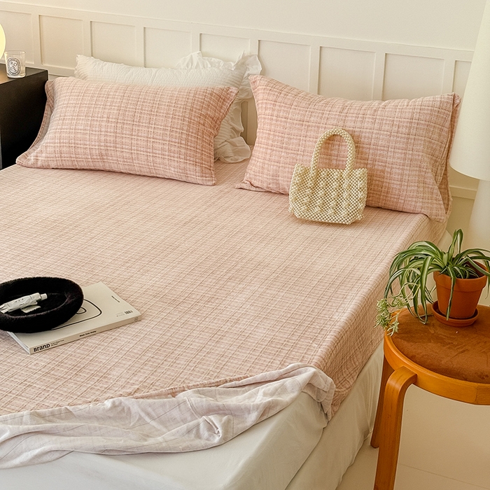 91家纺网 家纺一手货源 找家纺 三朵家纺 2025新款牛奶绒印花单床笠 床笠单件 小香格粉