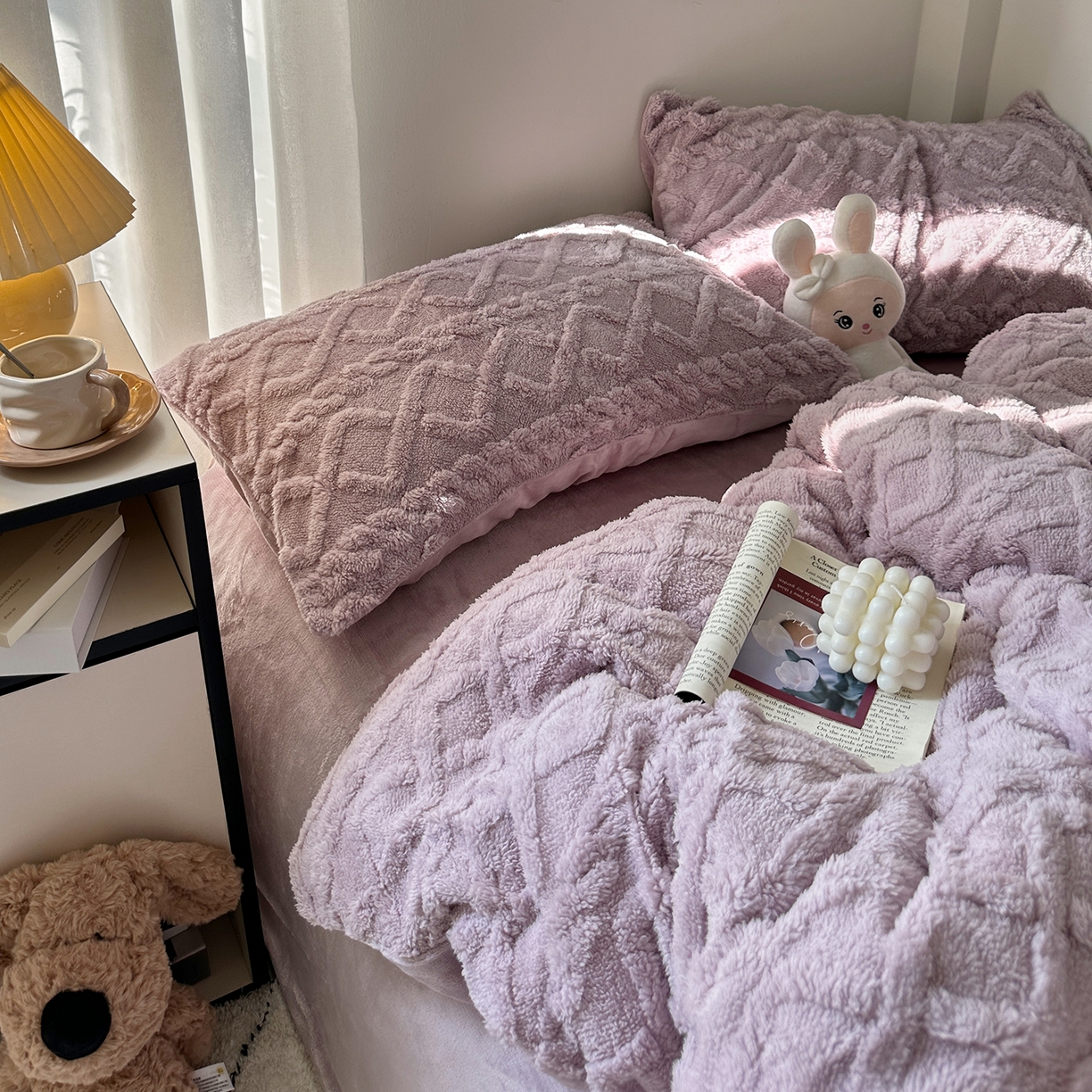 91家纺网 家纺一手货源 找家纺 艾咪-Amy ntmy 2025新款治愈系少女风塔芙绒牛奶绒四件套 芋紫