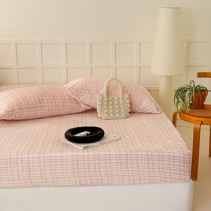 91家纺网 家纺一手货源 找家纺 三朵家纺 2025新款牛奶绒印花单床笠 床笠单件 小香格粉