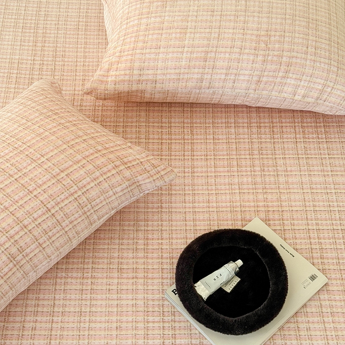 91家纺网 家纺一手货源 找家纺 三朵家纺 2025新款牛奶绒印花单床笠 床笠单件 小香格粉