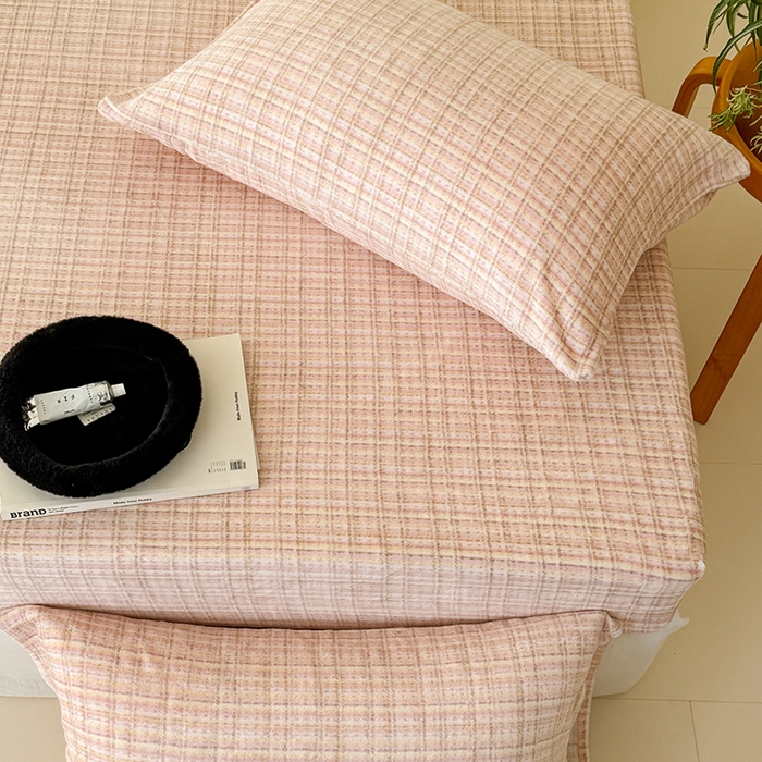 91家纺网 家纺一手货源 找家纺 三朵家纺 2025新款牛奶绒印花单床笠 床笠单件 小香格粉