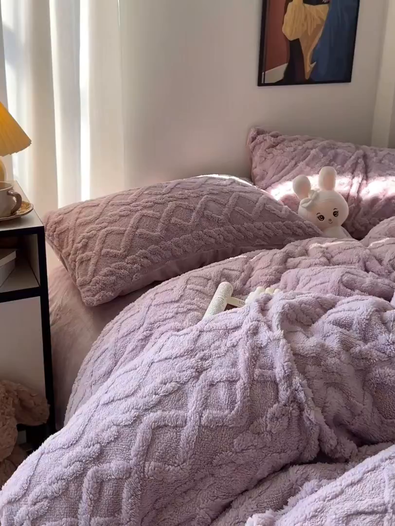 91家纺网 家纺一手货源 找家纺 艾咪-Amy ntmy 2025新款治愈系少女风塔芙绒牛奶绒四件套 芋紫