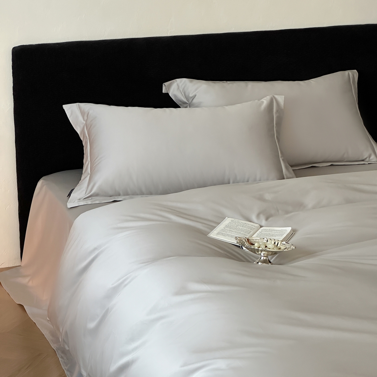 91家纺网 家纺一手货源 找家纺 三味舒屋 2025新款50s全棉纯棉纯色四件套-长期主义 长期主义-新银灰