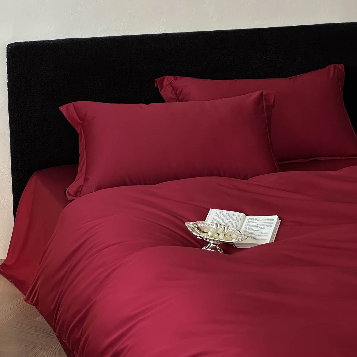 91家纺网 家纺一手货源 找家纺 三味舒屋 2025新款50s全棉纯棉纯色四件套-长期主义 长期主义-朗姆酒红