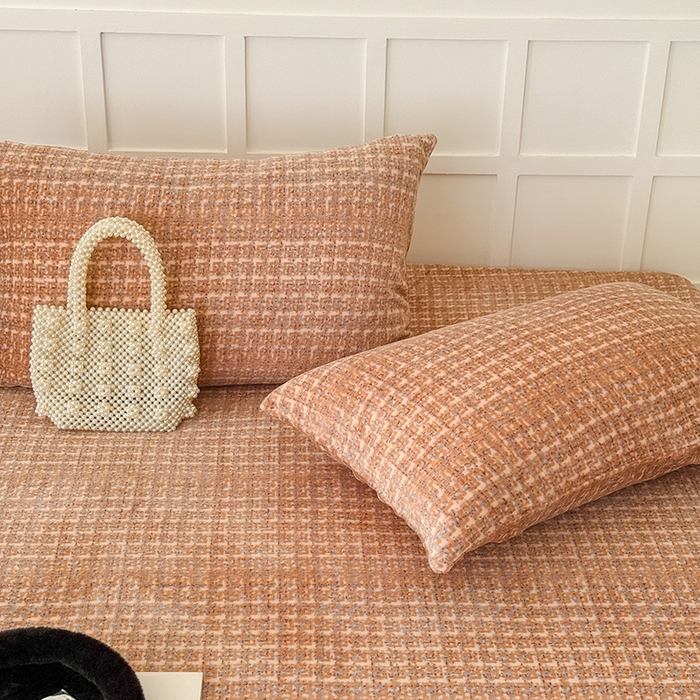 91家纺网 家纺一手货源 找家纺 三朵家纺 2025新款牛奶绒印花单床笠 床笠单件 小香格咖