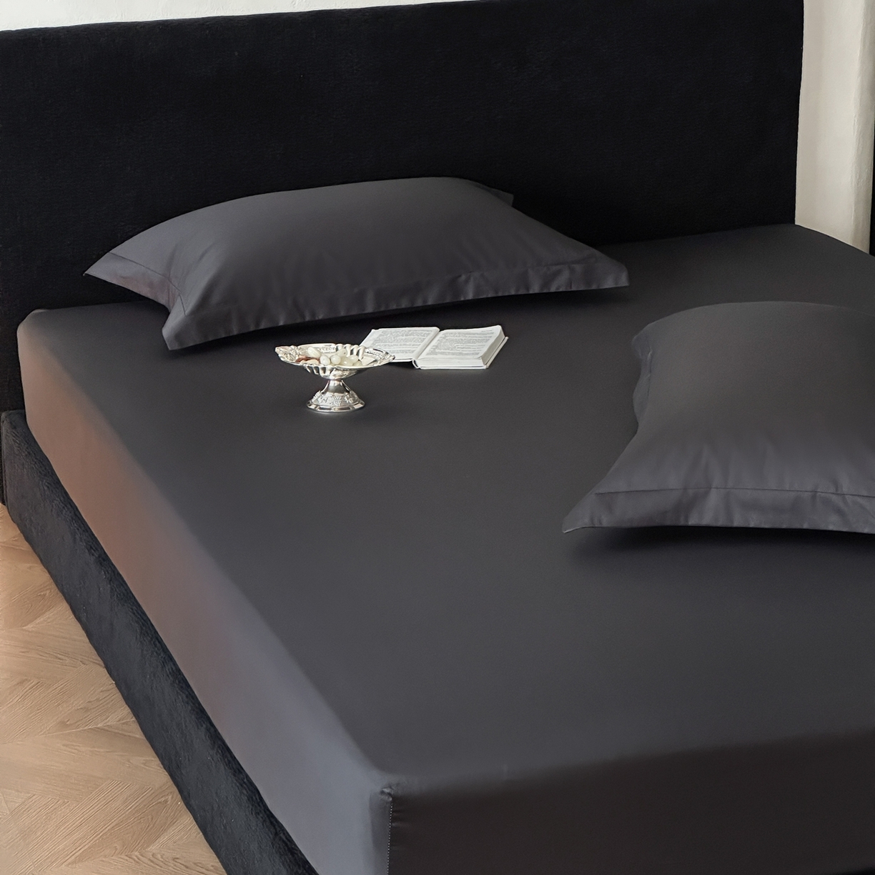 91家纺网 家纺一手货源 找家纺 三味舒屋 2025新款50s全棉纯棉纯色单床笠床笠单件-长期主义 长期主义-摩卡黑灰