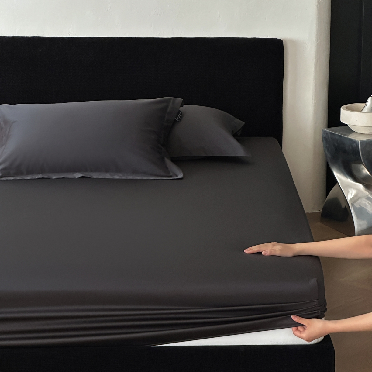 91家纺网 家纺一手货源 找家纺 三味舒屋 2025新款50s全棉纯棉纯色单床笠床笠单件-长期主义 长期主义-摩卡黑灰