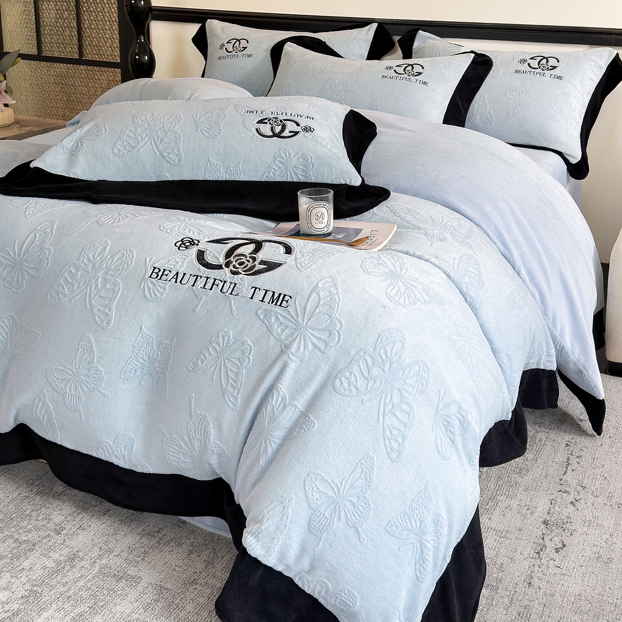 91家纺网 家纺一手货源 找家纺 苏美 2025新款烂花雕花绒牛奶绒绣花四件套 蝴蝶-蓝