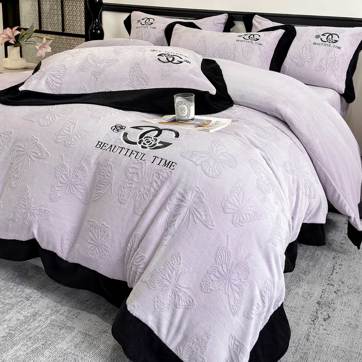 91家纺网 家纺一手货源 找家纺 苏美 2025新款烂花雕花绒牛奶绒绣花四件套 蝴蝶-紫