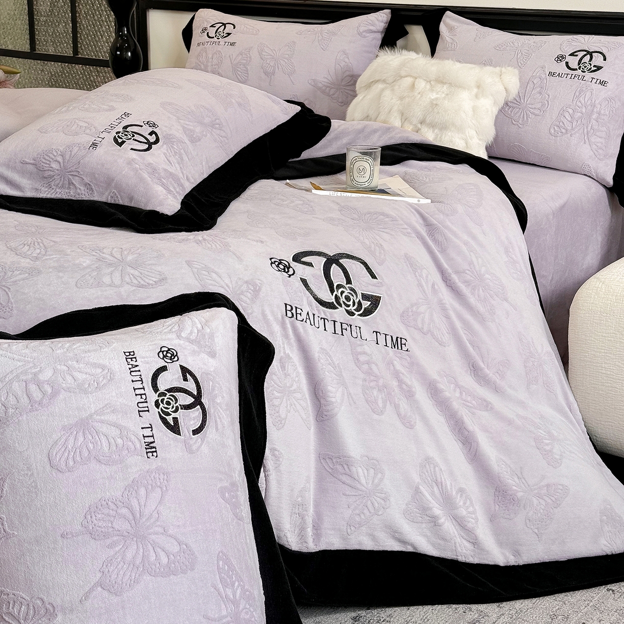 91家纺网 家纺一手货源 找家纺 苏美 2025新款烂花雕花绒牛奶绒绣花四件套 蝴蝶-紫