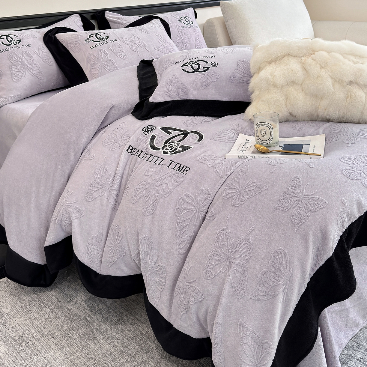 91家纺网 家纺一手货源 找家纺 苏美 2025新款烂花雕花绒牛奶绒绣花四件套 蝴蝶-紫