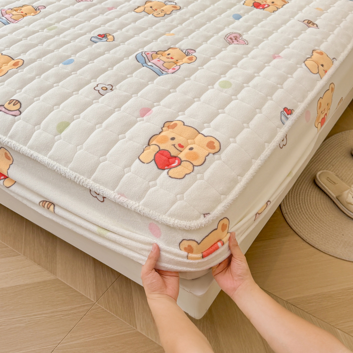 91家纺网 家纺一手货源 找家纺 （总）LIFE.丽芙 2025秋冬新款牛奶绒加厚夹棉单床笠印花款床垫子保护套秋冬保暖床罩子三件套