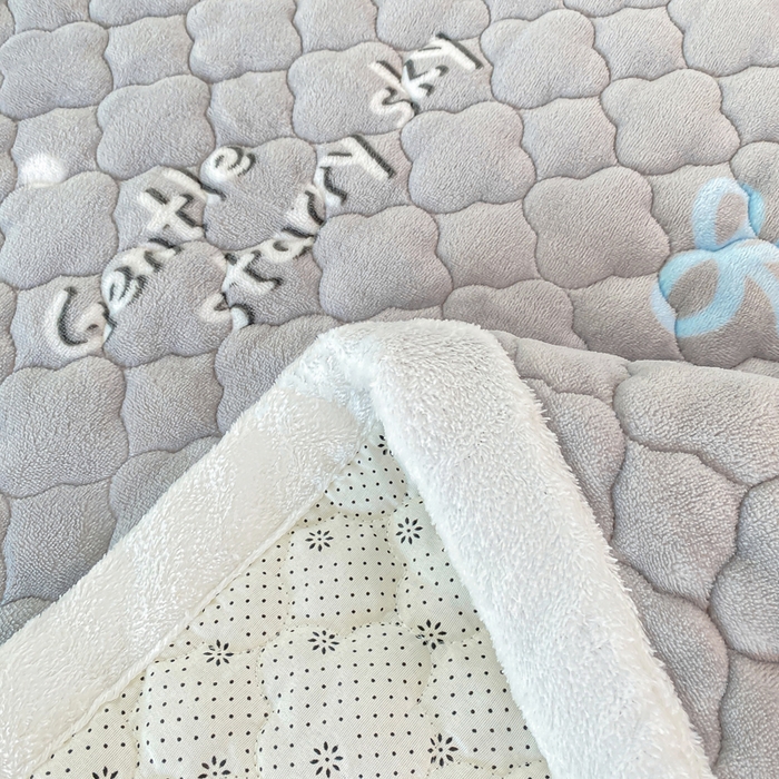 91家纺网 家纺一手货源 找家纺 康纳利 2025新款亲肤舒适牛奶绒加厚保暖卡通床垫床褥 床褥款-繁星