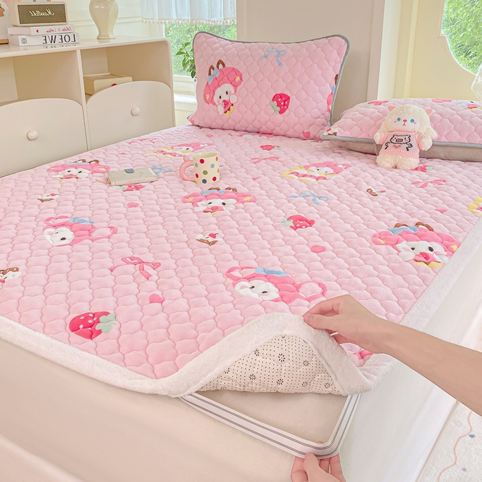 91家纺网 家纺一手货源 找家纺 康纳利 2025新款亲肤舒适牛奶绒加厚保暖卡通床垫床褥 床褥款-粉萌兔
