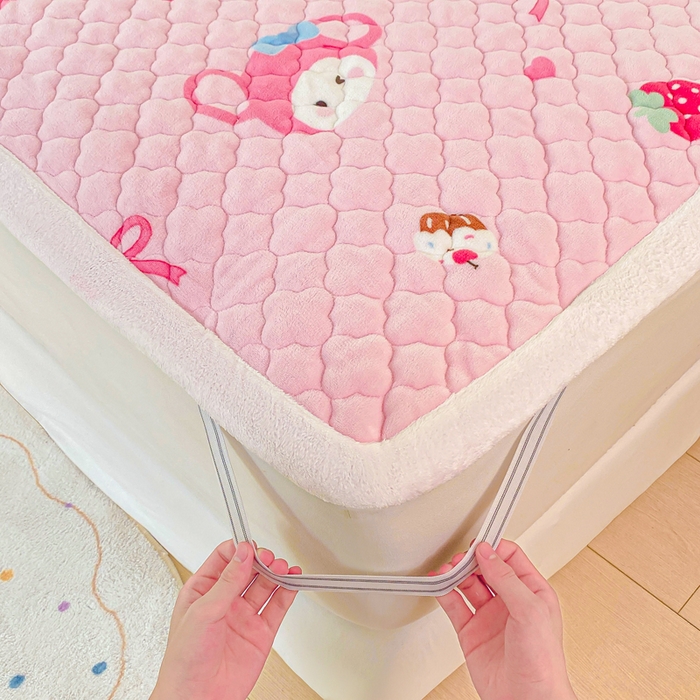 91家纺网 家纺一手货源 找家纺 康纳利 2025新款亲肤舒适牛奶绒加厚保暖卡通床垫床褥 床褥款-粉萌兔
