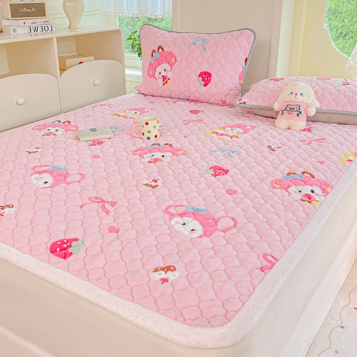 91家纺网 家纺一手货源 找家纺 康纳利 2025新款亲肤舒适牛奶绒加厚保暖卡通床垫床褥 床褥款-粉萌兔