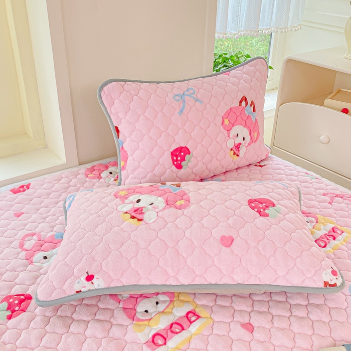 91家纺网 家纺一手货源 找家纺 康纳利 2025新款亲肤舒适牛奶绒加厚保暖卡通床垫床褥 床褥款-粉萌兔