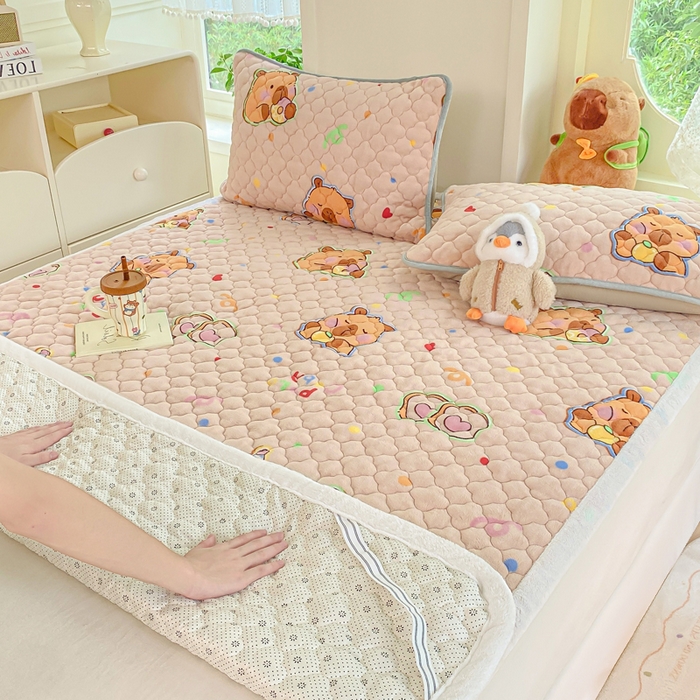 91家纺网 家纺一手货源 找家纺 康纳利 2025新款亲肤舒适牛奶绒加厚保暖卡通床垫床褥 床褥款-卡皮巴拉