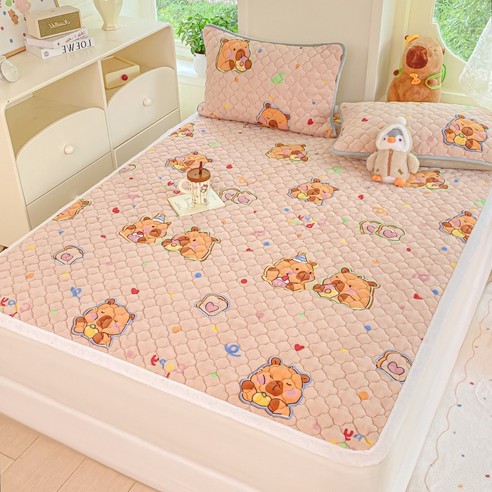 91家纺网 家纺一手货源 找家纺 康纳利 2025新款亲肤舒适牛奶绒加厚保暖卡通床垫床褥 床褥款-卡皮巴拉