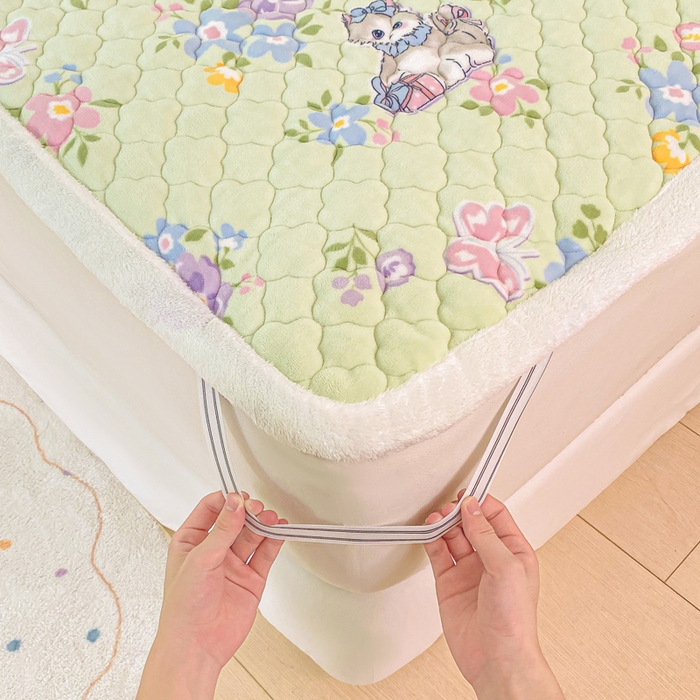 91家纺网 家纺一手货源 找家纺 康纳利 2025新款亲肤舒适牛奶绒加厚保暖卡通床垫床褥 床褥款-礼物小咪