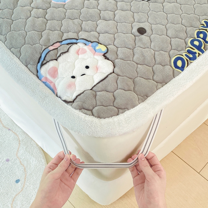 91家纺网 家纺一手货源 找家纺 康纳利 2025新款亲肤舒适牛奶绒加厚保暖卡通床垫床褥 床褥款-萌宠派对