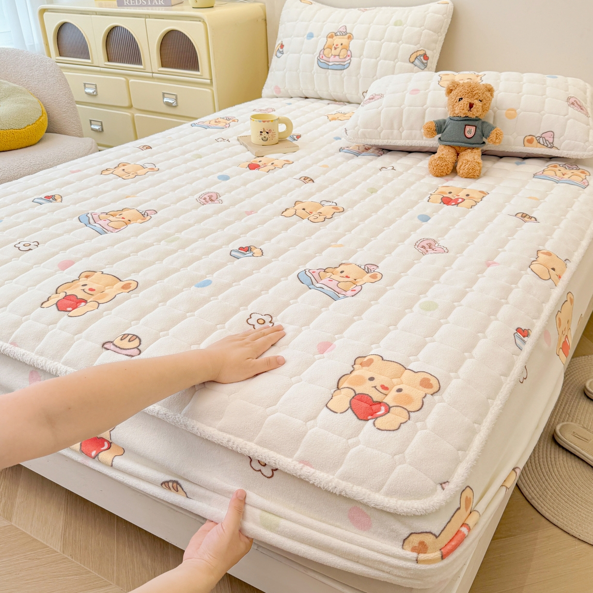 LIFE.丽芙 2025秋冬新款牛奶绒加厚夹棉单床笠印花款床垫子保护套秋冬保暖床罩子三件套 小熊包