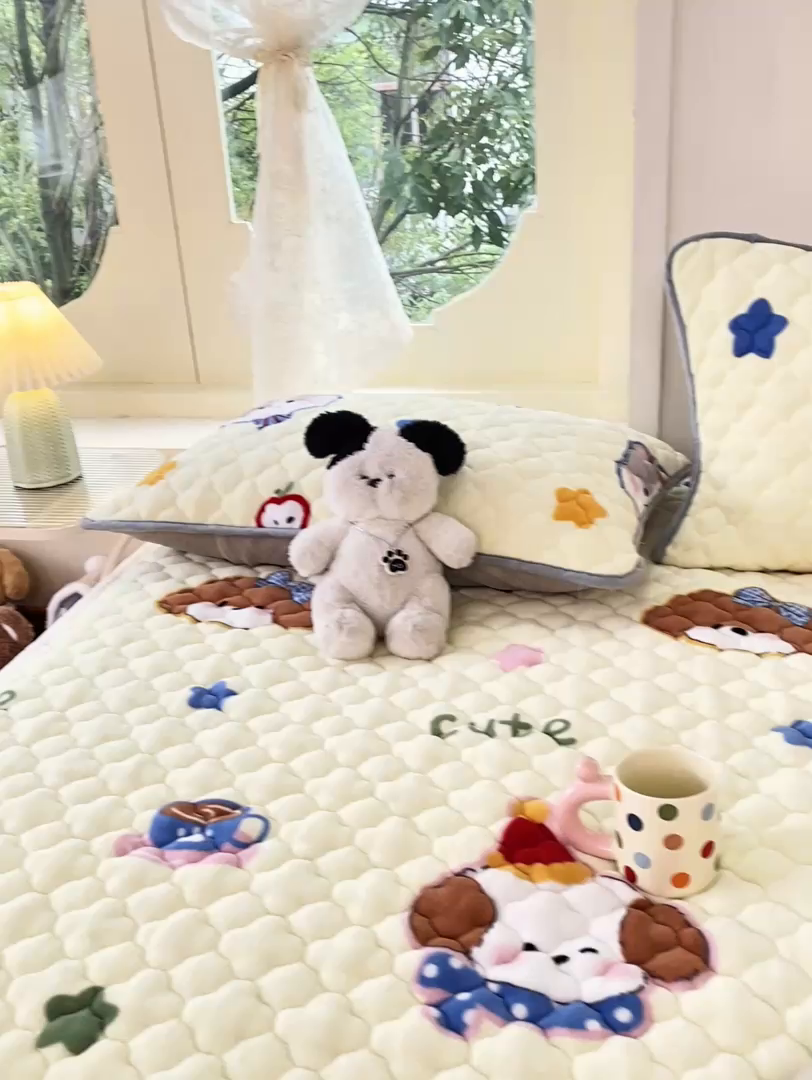 91家纺网 家纺一手货源 找家纺 康纳利 2025新款亲肤舒适牛奶绒加厚保暖卡通床垫床褥 床褥款-奶油宠物