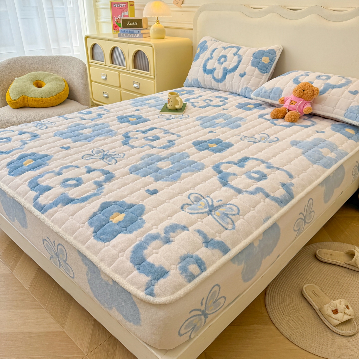 91家纺网 家纺一手货源 找家纺 LIFE.丽芙 2025秋冬新款牛奶绒加厚夹棉单床笠印花款床垫子保护套秋冬保暖床罩子三件套 花恋