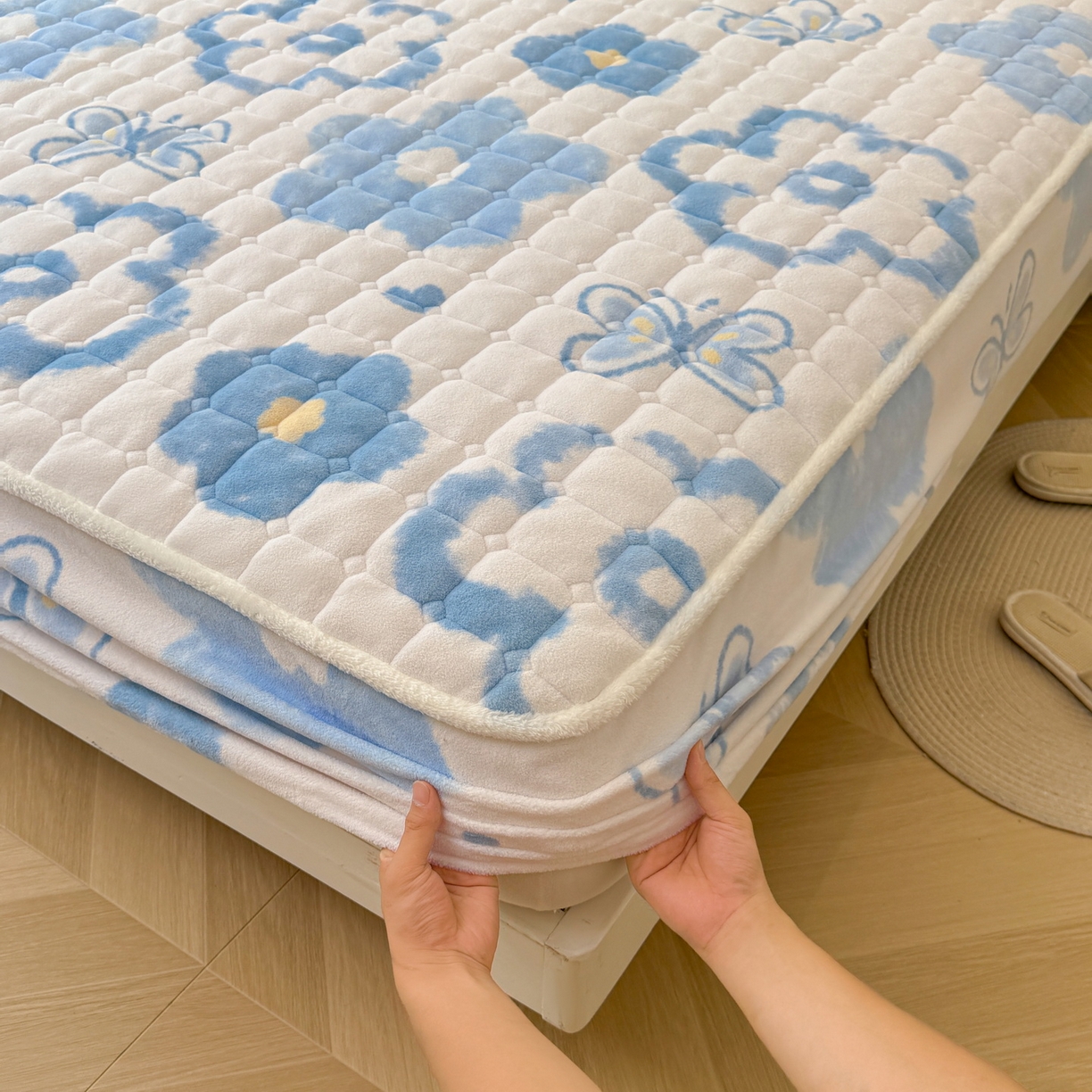 91家纺网 家纺一手货源 找家纺 LIFE.丽芙 2025秋冬新款牛奶绒加厚夹棉单床笠印花款床垫子保护套秋冬保暖床罩子三件套 花恋