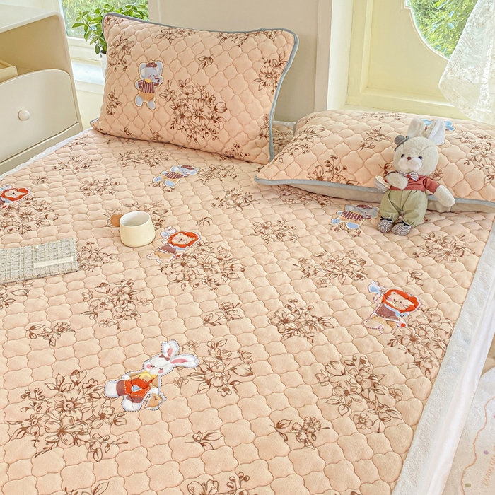 91家纺网 家纺一手货源 找家纺 康纳利 2025新款亲肤舒适牛奶绒加厚保暖卡通床垫床褥 床褥款-花漾