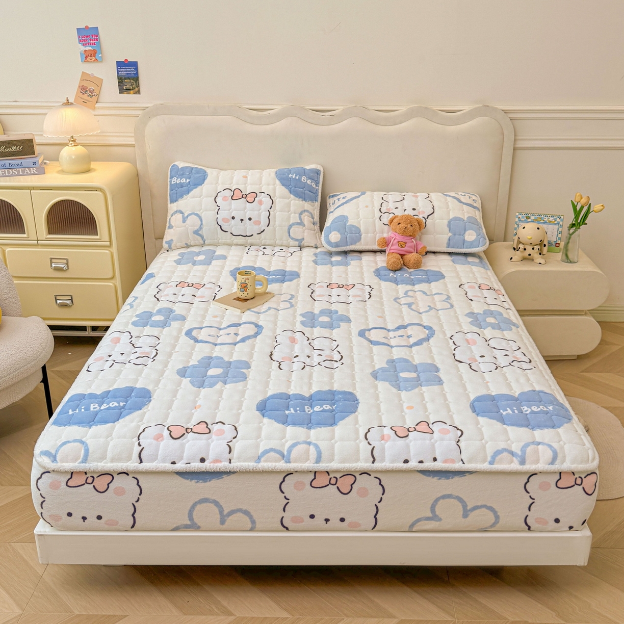 91家纺网 家纺一手货源 找家纺 LIFE.丽芙 2025秋冬新款牛奶绒加厚夹棉单床笠印花款床垫子保护套秋冬保暖床罩子三件套 爱心小宠-蓝