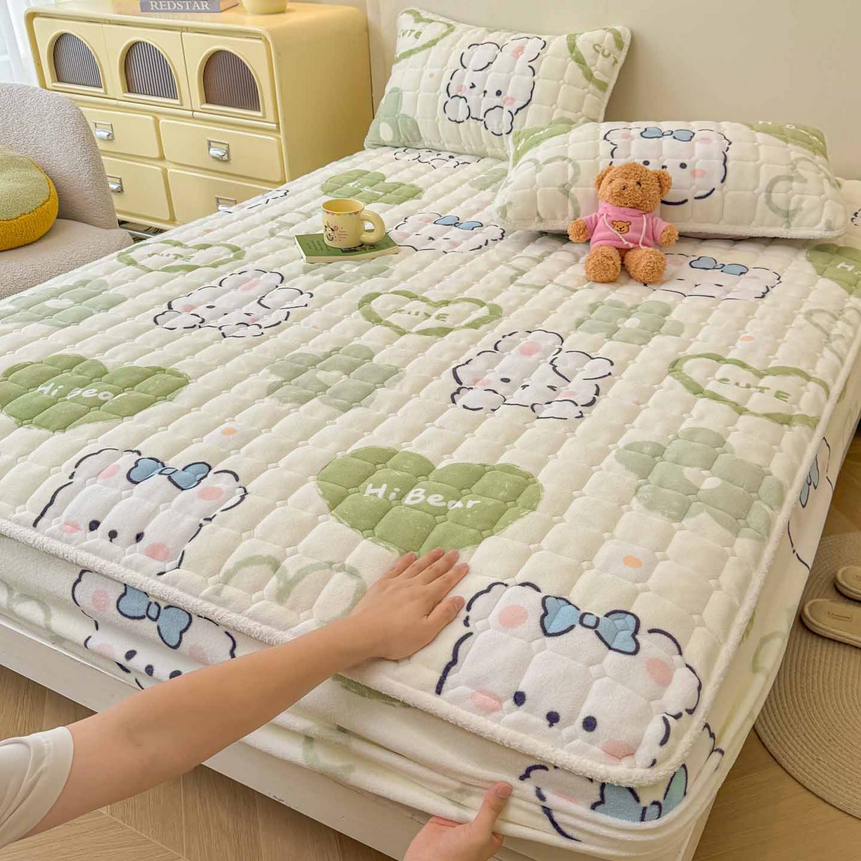 LIFE.丽芙 2025秋冬新款牛奶绒加厚夹棉单床笠印花款床垫子保护套秋冬保暖床罩子三件套 爱心小宠-绿
