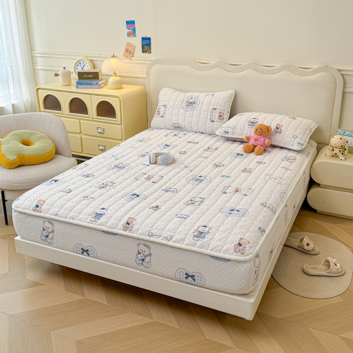 91家纺网 家纺一手货源 找家纺 LIFE.丽芙 2025秋冬新款牛奶绒加厚夹棉单床笠印花款床垫子保护套秋冬保暖床罩子三件套 贝果宝贝