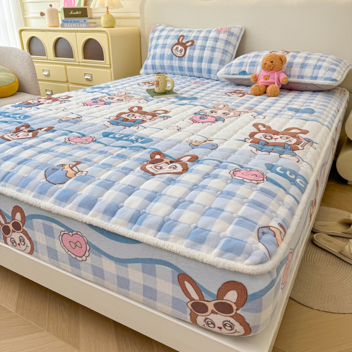 91家纺网 家纺一手货源 找家纺 LIFE.丽芙 2025秋冬新款牛奶绒加厚夹棉单床笠印花款床垫子保护套秋冬保暖床罩子三件套 布布乐园