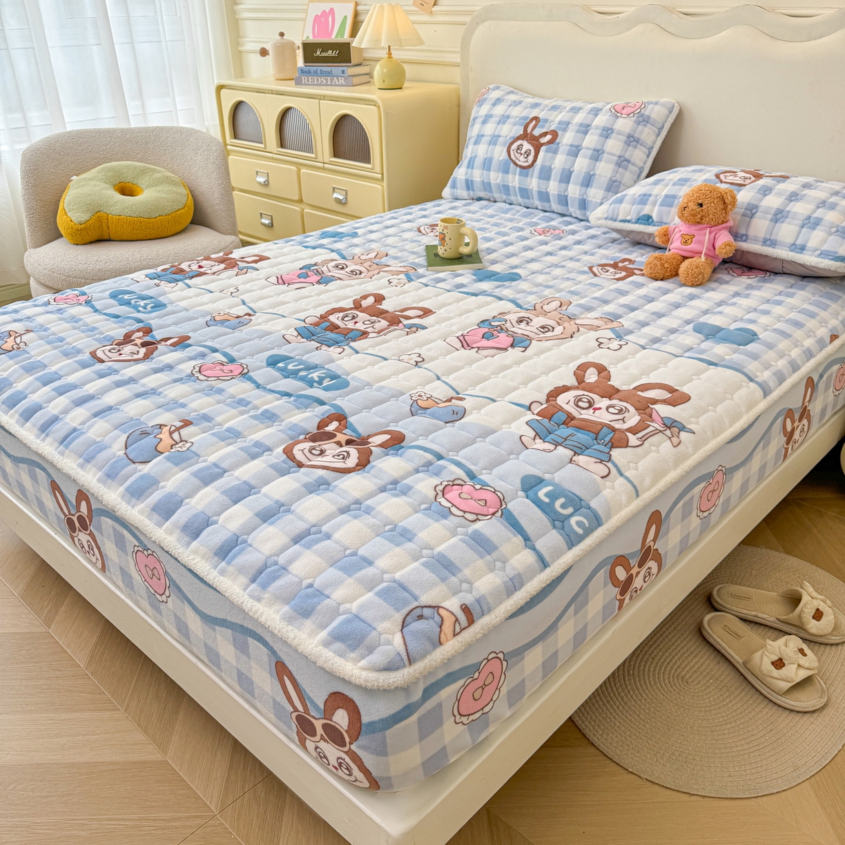 91家纺网 家纺一手货源 找家纺 LIFE.丽芙 2025秋冬新款牛奶绒加厚夹棉单床笠印花款床垫子保护套秋冬保暖床罩子三件套 布布乐园