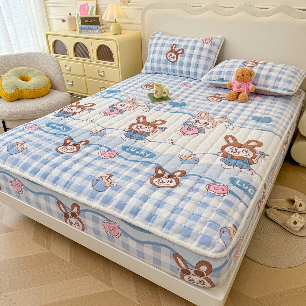 91家纺网 家纺一手货源 找家纺 LIFE.丽芙 2025秋冬新款牛奶绒加厚夹棉单床笠印花款床垫子保护套秋冬保暖床罩子三件套 布布乐园