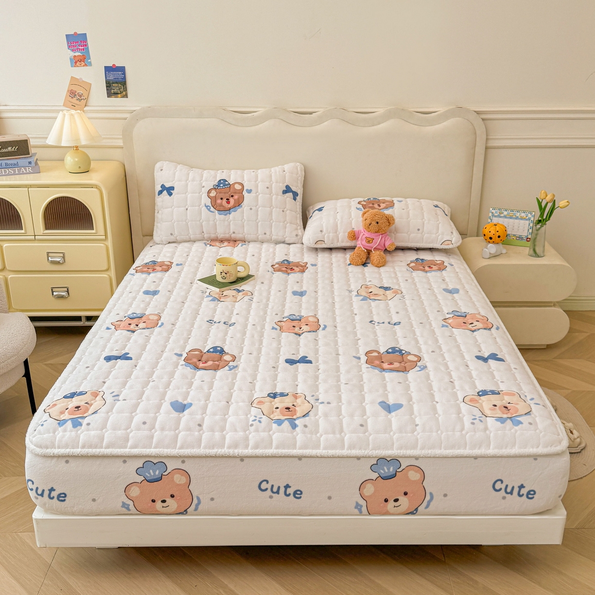 91家纺网 家纺一手货源 找家纺 LIFE.丽芙 2025秋冬新款牛奶绒加厚夹棉单床笠印花款床垫子保护套秋冬保暖床罩子三件套 动感小熊