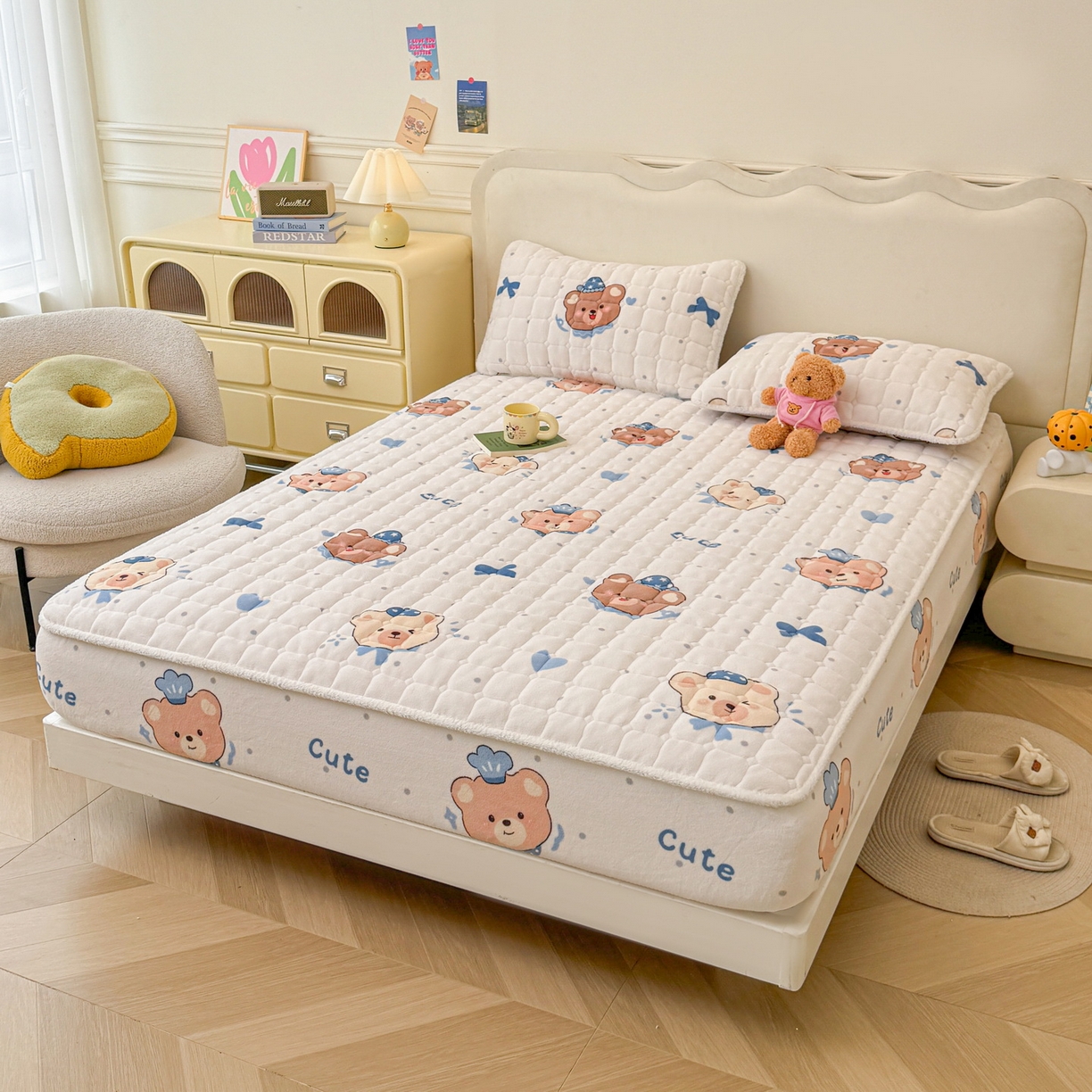 91家纺网 家纺一手货源 找家纺 LIFE.丽芙 2025秋冬新款牛奶绒加厚夹棉单床笠印花款床垫子保护套秋冬保暖床罩子三件套 动感小熊